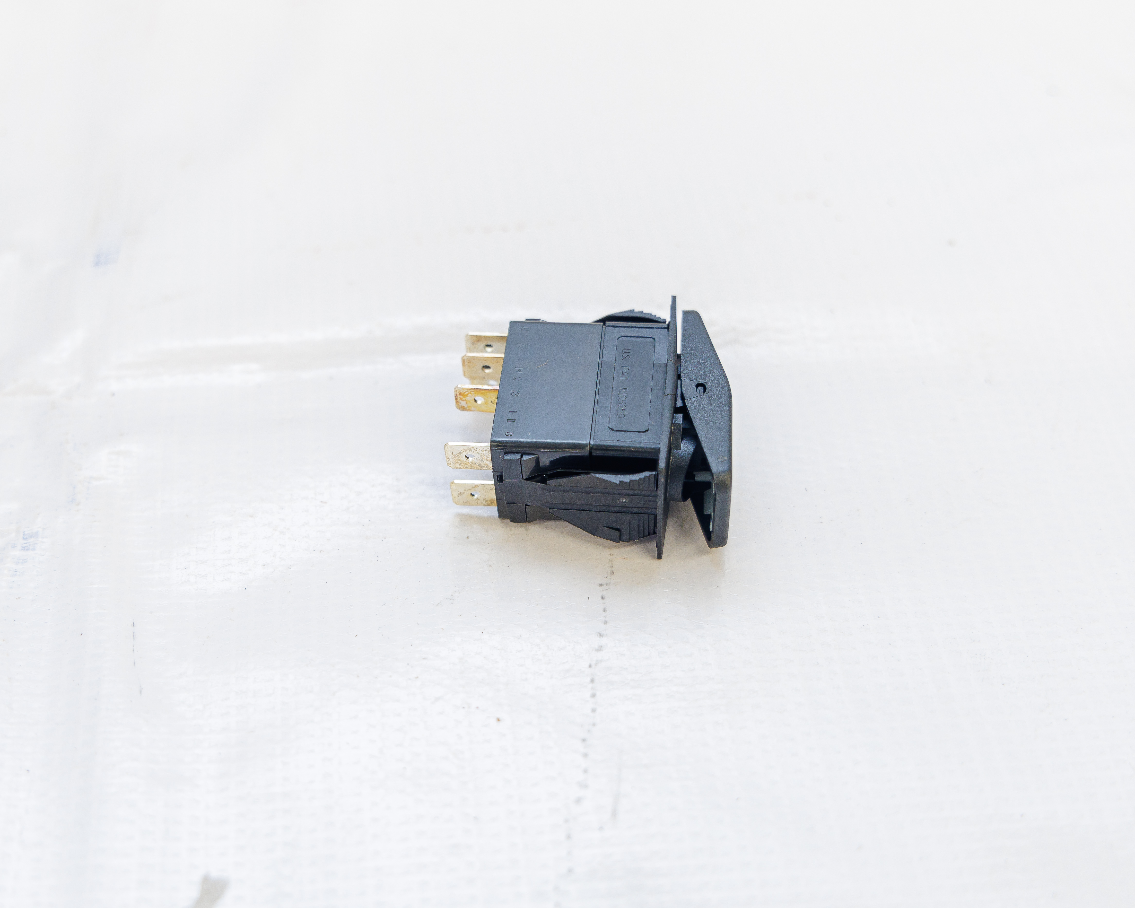 COMMUTER/ROCKER SWITCH- 84143587 - Image 3