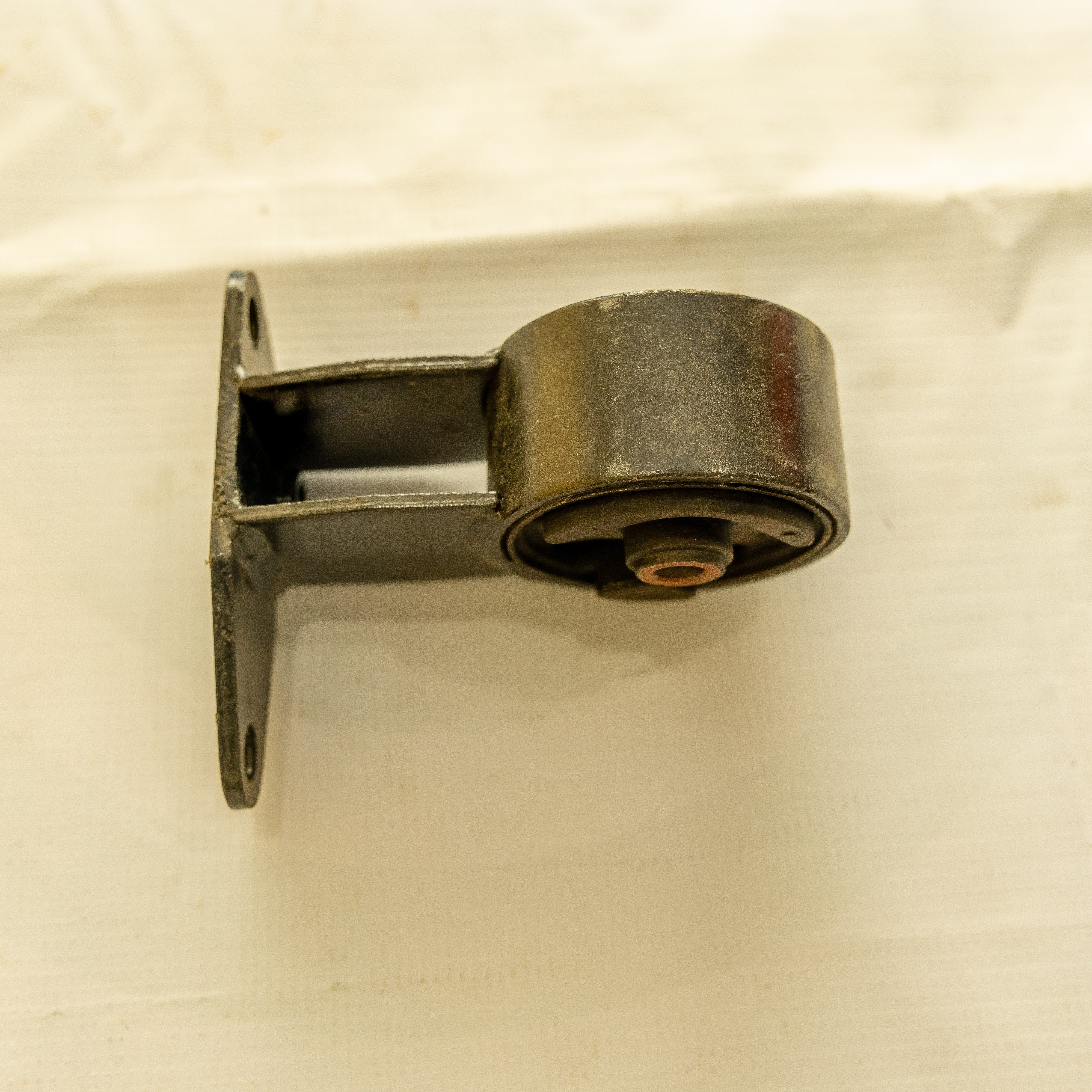 Engine Seat - Image 4