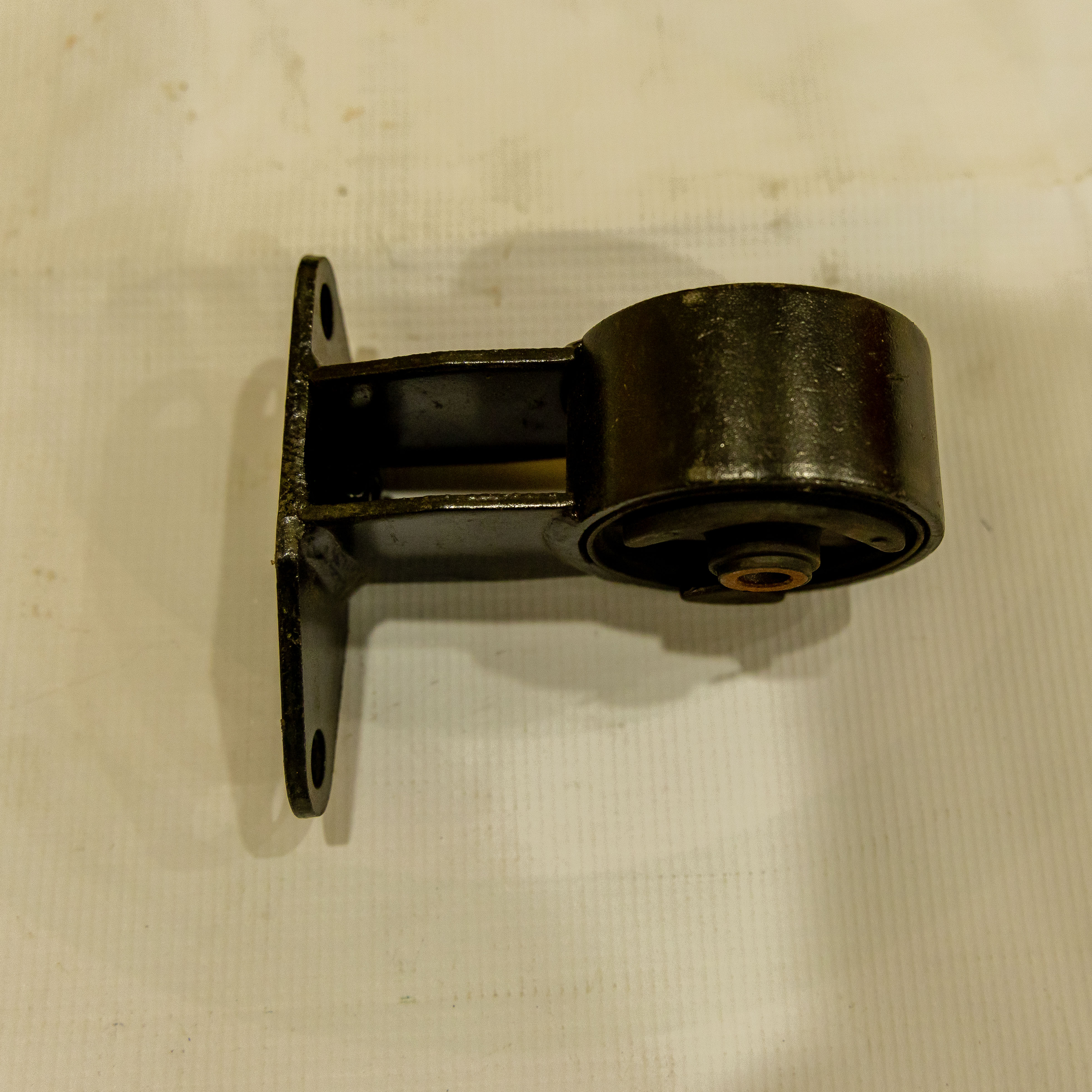 Engine Seat - Image 2