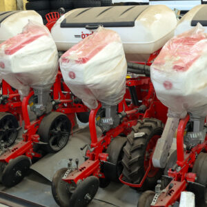 PRECISION ROW CROP PLANTER